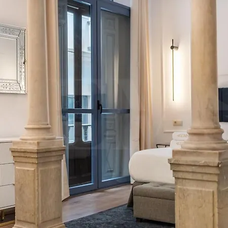 Historic Gem With Modern Comfort By Rems * Málaga